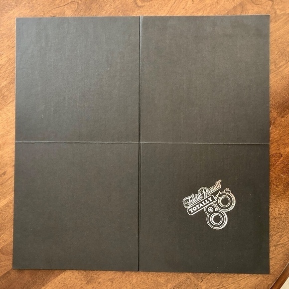 Trivial Pursuit, Board Game, 2005, Totally 80s, CANADIAN EDITION, Complete - Picture 10 of 16